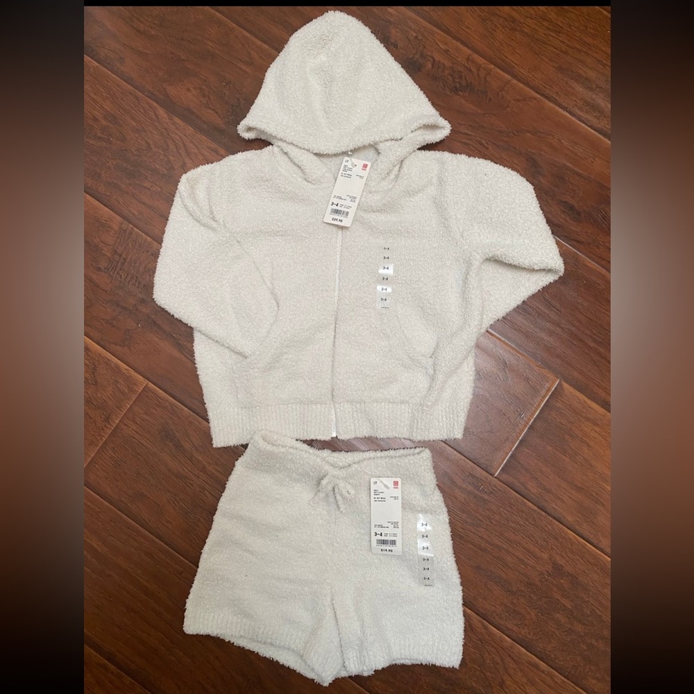 Uniqlo Girls soft fluffy long sleeve Hoodie and Shorts set size 3-4T NWT